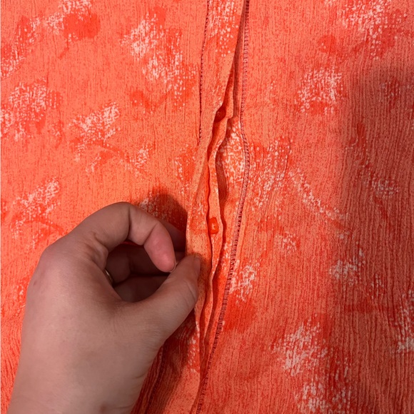 Halston S Coral Lightweight V Neck Button Front Casual Spring Summer Blouse - Picture 6 of 7